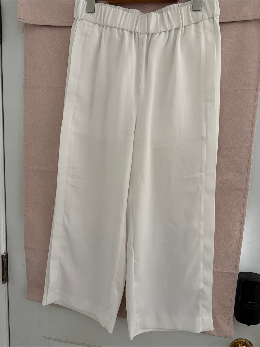 H&M Wide Leg Cropped Pants in Cream